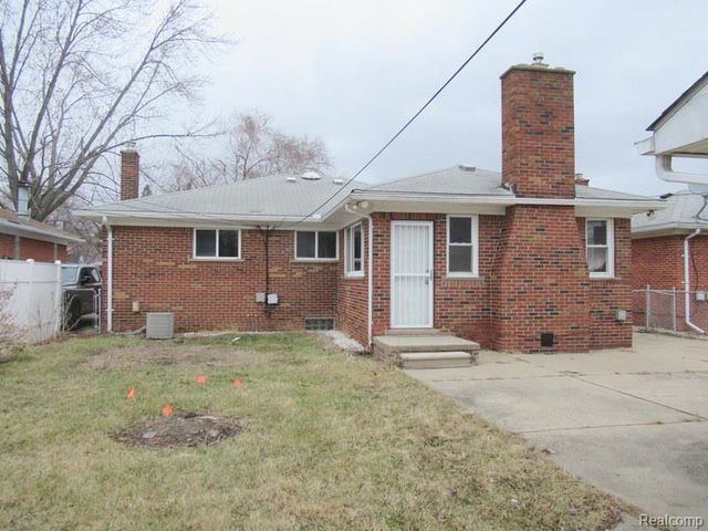 17716 Veronica Avenue, Eastpointe, MI 48021