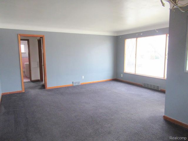 17716 Veronica Avenue, Eastpointe, MI 48021