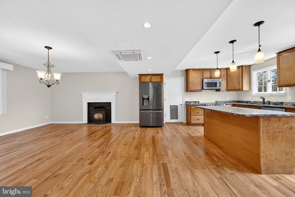 Image 14 of property listing at 19635 EAGLE MILL RD, Parkton, MD 21120