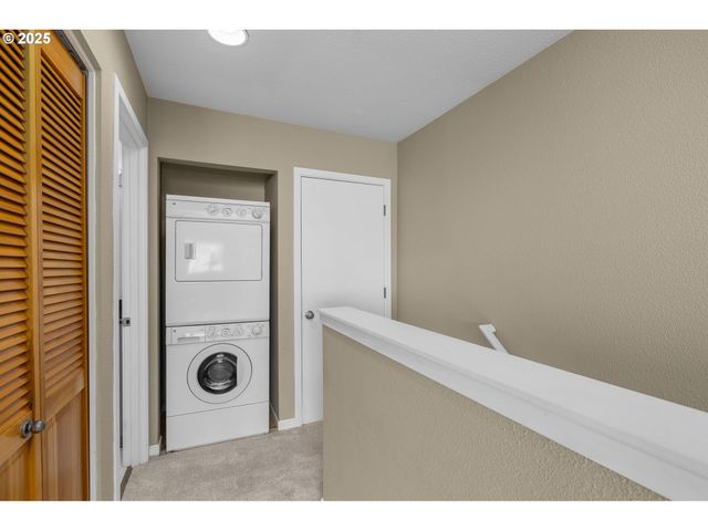 1010 Nw NAITO Pkwy M15, Portland, OR 97209