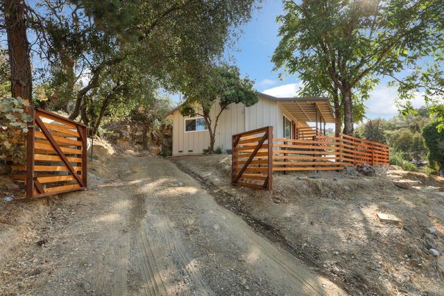 8122 Main St, Mokelumne Hill, CA 95245