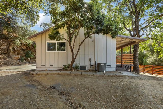 8122 Main St, Mokelumne Hill, CA 95245