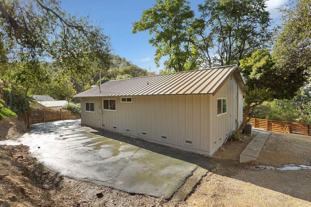 8122 Main St, Mokelumne Hill, CA 95245
