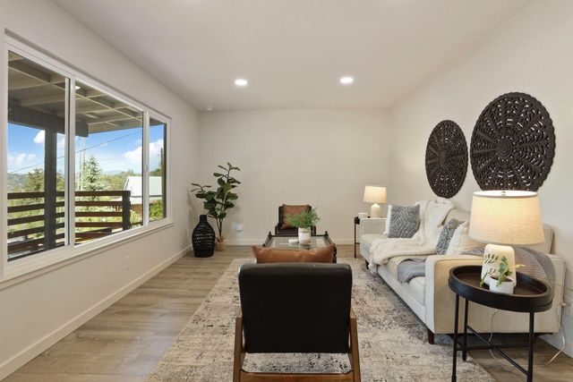 8122 Main St, Mokelumne Hill, CA 95245