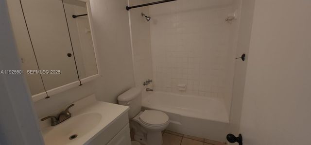 3061 NE 49th St 10, Fort Lauderdale, FL 33308