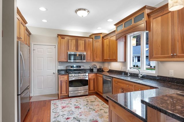 37 Beechwood Dr, Haverhill, MA 01832
