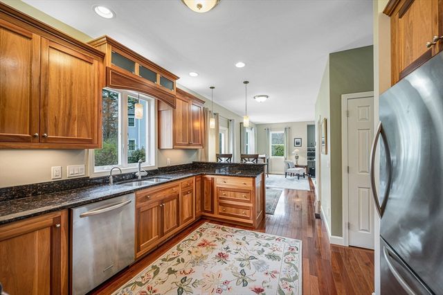 37 Beechwood Dr, Haverhill, MA 01832
