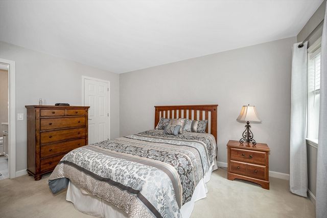 37 Beechwood Dr, Haverhill, MA 01832