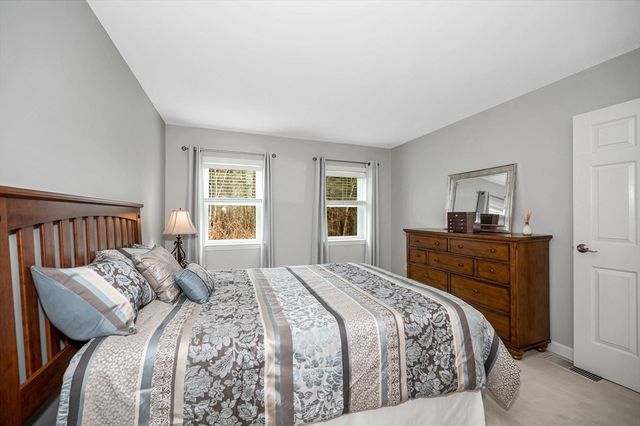 37 Beechwood Dr, Haverhill, MA 01832