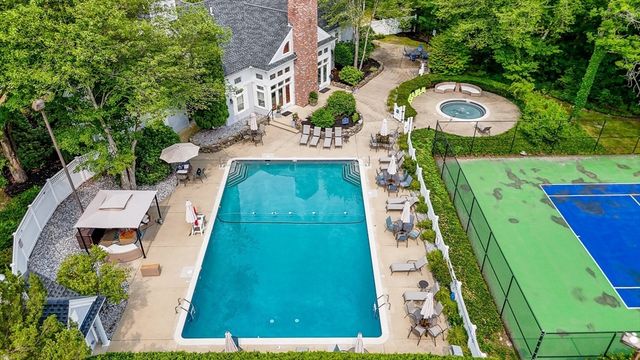 37 Beechwood Dr, Haverhill, MA 01832