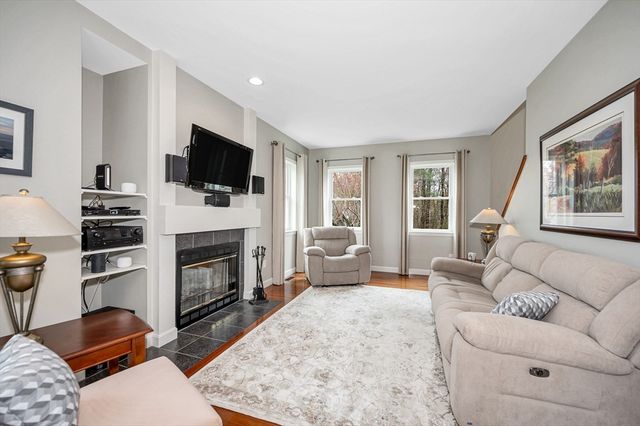 37 Beechwood Dr, Haverhill, MA 01832