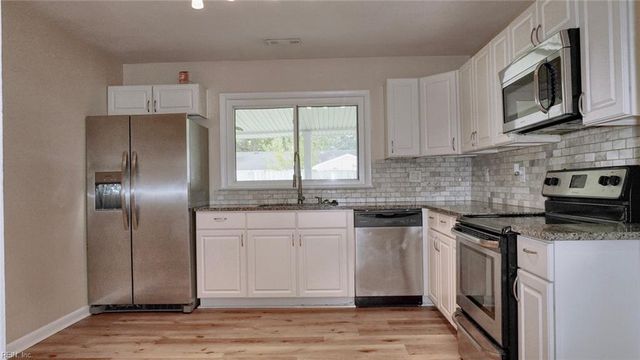 3401 Woodsman LN, Virginia Beach, VA 23452