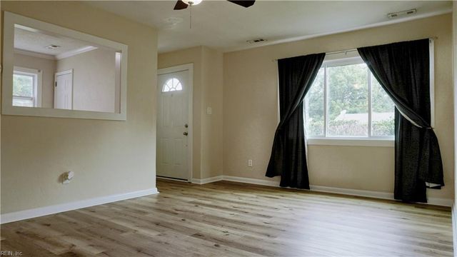 3401 Woodsman LN, Virginia Beach, VA 23452
