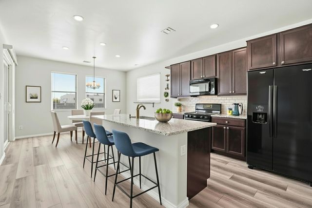 4381 Lauren, Rio Rancho, NM 87124