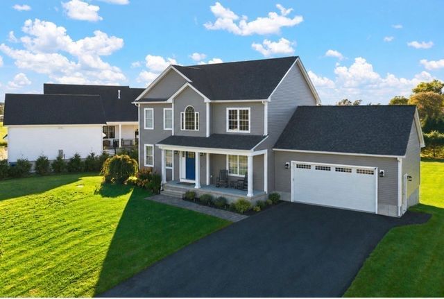 8 Lannister Ln, Seekonk, MA 02771