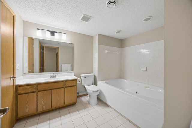 17126 Jonathan Court, Lakeville, MN 55044