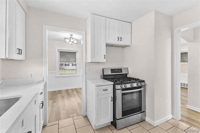 12421 Helen Street, Southgate, MI 48195