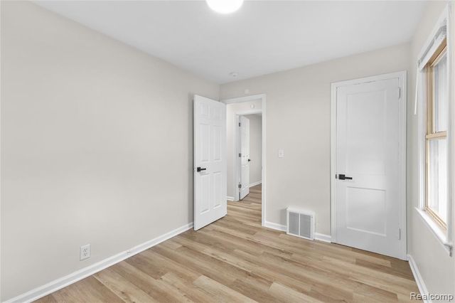 12421 Helen Street, Southgate, MI 48195