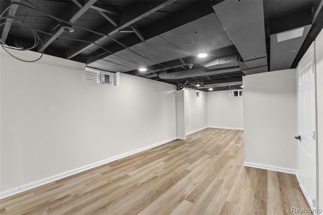 12421 Helen Street, Southgate, MI 48195