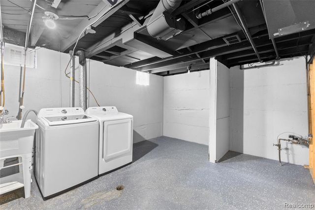 12421 Helen Street, Southgate, MI 48195