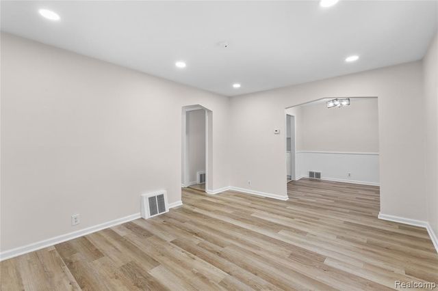 12421 Helen Street, Southgate, MI 48195