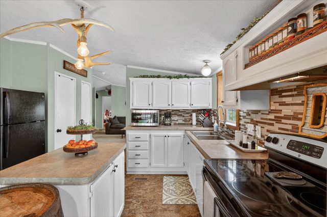 6820 Fuller Road, Greenville, MI 48838