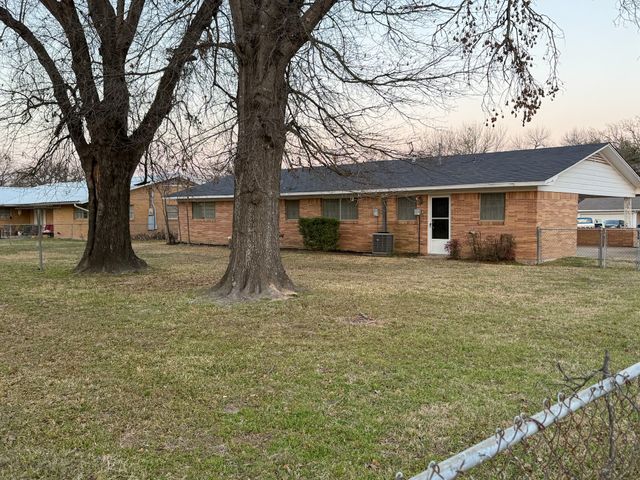 1785 Rollin Road, Canton, TX 75103