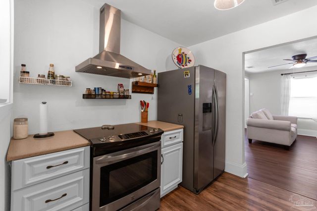 407 Rue Max St, Pensacola, FL 32507