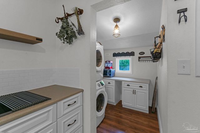 407 Rue Max St, Pensacola, FL 32507
