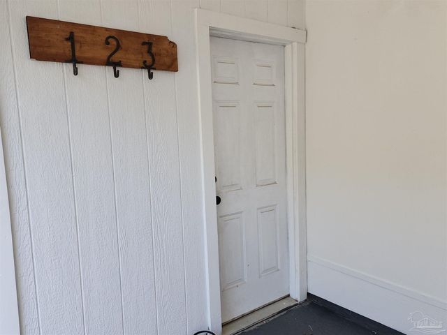 407 Rue Max St, Pensacola, FL 32507