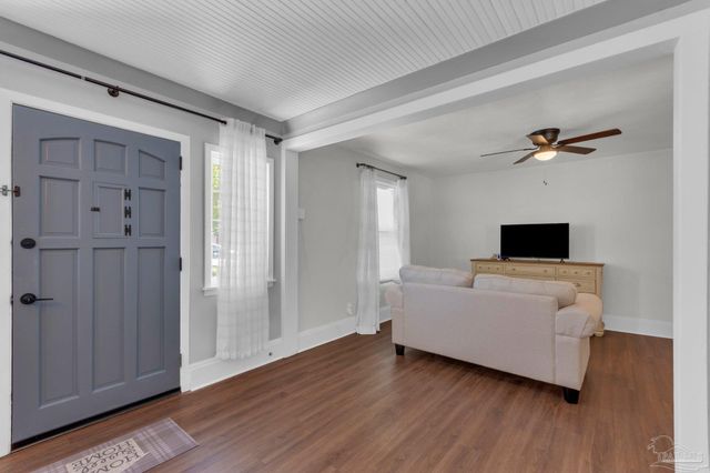 407 Rue Max St, Pensacola, FL 32507