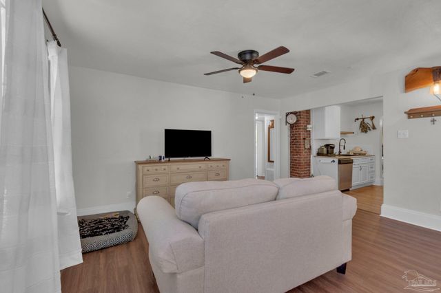 407 Rue Max St, Pensacola, FL 32507
