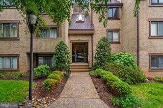 1631 PARKCREST CIR #8B/301, Reston, VA 20190