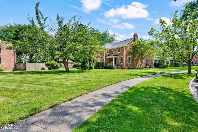 276 Lewiston Road, Grosse Pointe Farms, MI 48236