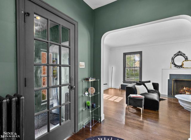 276 Lewiston Road, Grosse Pointe Farms, MI 48236