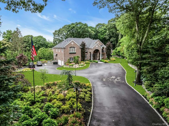 135 Round Swamp Road, Huntington, NY 11743