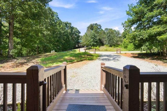 417 Hickory Ridge Drive, Cleveland, GA 30528