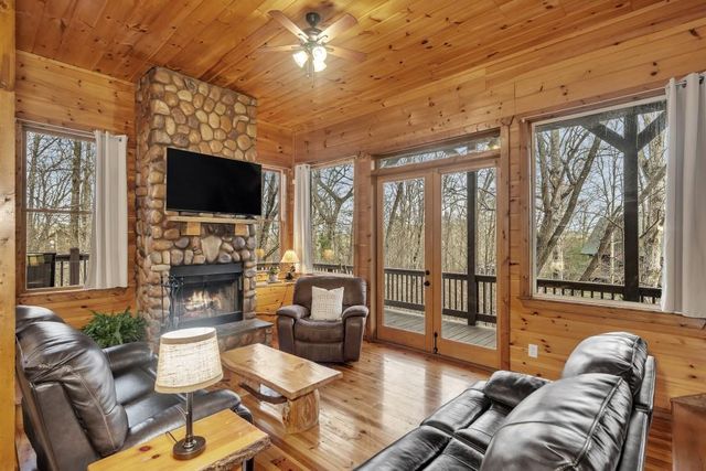 417 Hickory Ridge Drive, Cleveland, GA 30528
