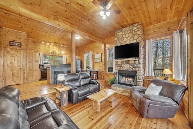 417 Hickory Ridge Drive, Cleveland, GA 30528