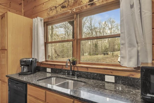 417 Hickory Ridge Drive, Cleveland, GA 30528