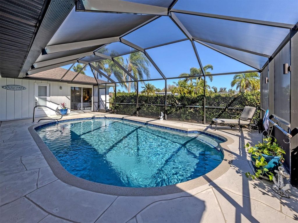 Image 25 of property listing at 1832 IRONWOOD COURT, Venice, FL 34293
