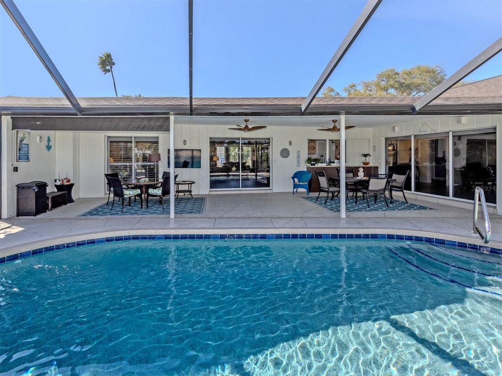 Image 26 of property listing at 1832 IRONWOOD COURT, Venice, FL 34293