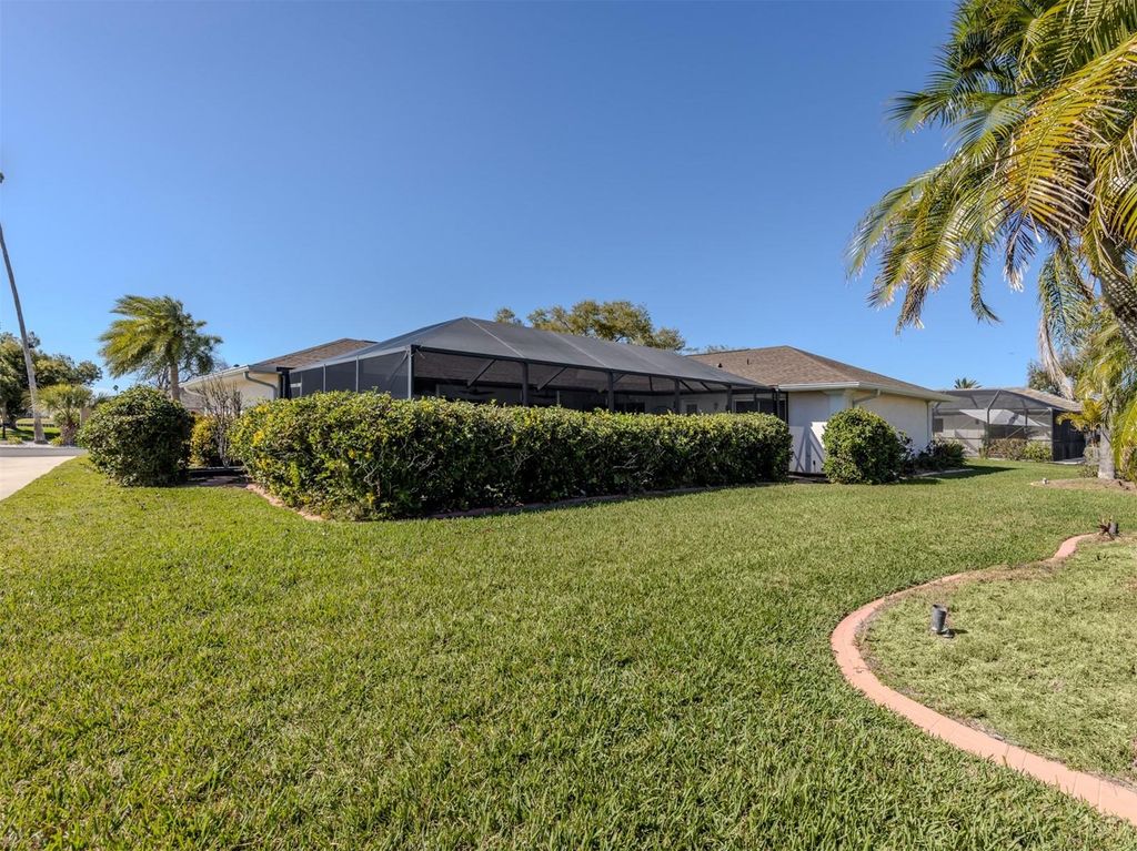 Image 27 of property listing at 1832 IRONWOOD COURT, Venice, FL 34293