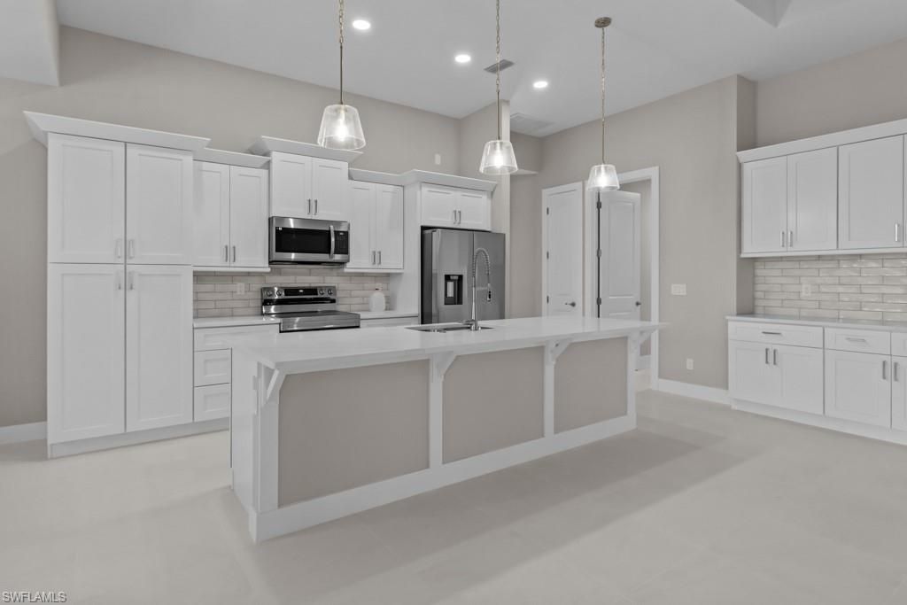 Image 7 of property listing at 3419 SW 5TH PL, Cape Coral, FL 33993