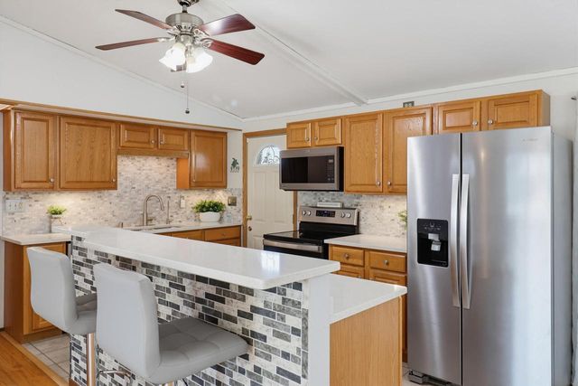 1224 Mackinac AVENUE, South Milwaukee, WI 53172