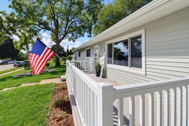 1224 Mackinac AVENUE, South Milwaukee, WI 53172