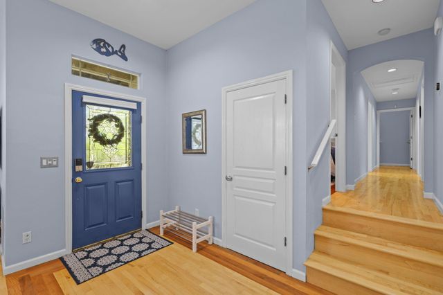 672 Reddington Drive, Redding, CA 96003