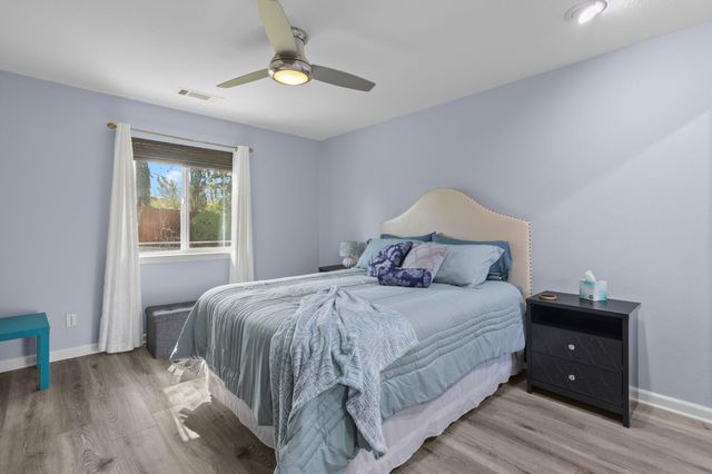 672 Reddington Drive, Redding, CA 96003