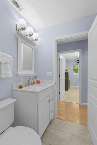 672 Reddington Drive, Redding, CA 96003