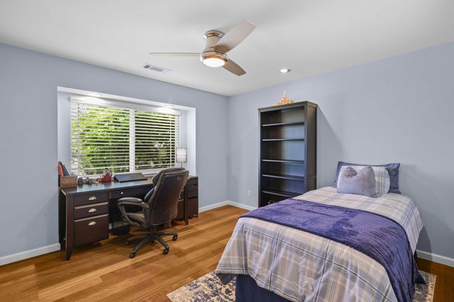 672 Reddington Drive, Redding, CA 96003